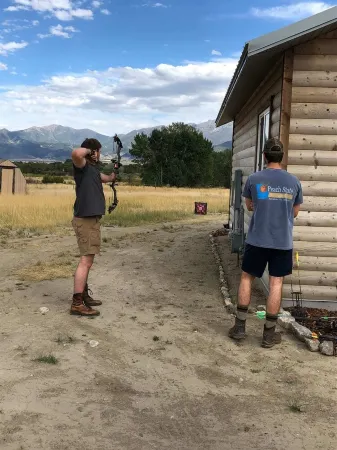 River Rest Luxury Cabin - The Beaverhead. Beautiful River and Mountain Views!!!