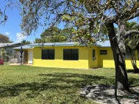 Casa Celeste. Fenced Back Yard. Close to Boat Ramp. Children and Dog Friendly.