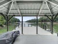 ☀️NEW HOME☀️ - 2 Master Bedrooms, Double Decker Dock, Lillypad, Paddle Boards Hotels in Winston County