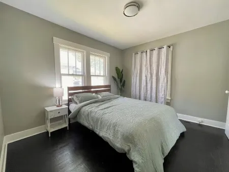 Conveniently Located Modern Bungalow Отели рядом с Топека Филлип Биллард Апт