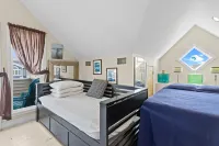 VERY BEAUTIFUL, CUSTOM DESIGNED-CREATED-BUILT LUXURY HOME!!!! PRIVATE BEACH!!!!