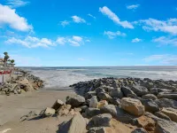 "SAND BAR" HOUSE! King Bed 100 Steps to Ocean!