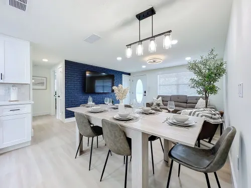 Poolside Paradise Near Siesta Key Beach Hotels in Bee Ridge