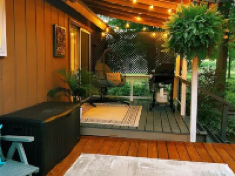 Creekside Cottage - Charming 3-bedroom cottage in Bellville Hotels in Washington Township