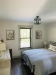 Cottage is located on scenic byway in beautiful bluegrass region of Lexington KY