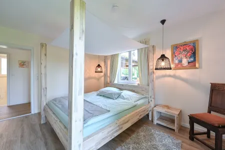 Birkeneck 3 (ground floor), castle view dream holiday apartment Отели рядом с достопримечательностью «Konigliche Kristall-Therme»