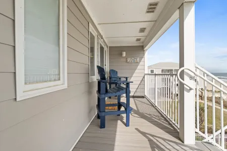 🌊 Pool open- Oct! Oceanfront-All linens Incld-Stocked Kitchen