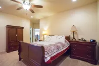 Peace calling? Stargaze on Roof Deck, Red Rock Views to Relax, Sip & Enjoy!