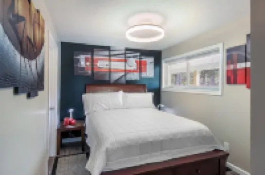 The Lake View Outside Traverse CitySleeps 4, Sleeping Bear Dunes short drive