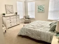 House sleeps 10, steps to pool, indoor/outdoor living, shuttle to Bethany Beach