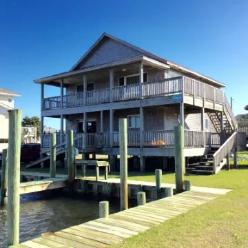 Soundfront Property With Gorgeous Sunsets And Easy Access For Water Sports!!