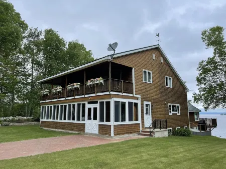 Private Lakefront Gem Within Minutes of Baxter State Park