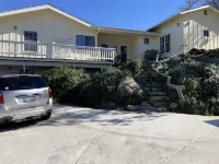 Lovely Canyon View Home at Sequoia with an EV charger on the property 세쿼이아 국립공원 주변 호텔