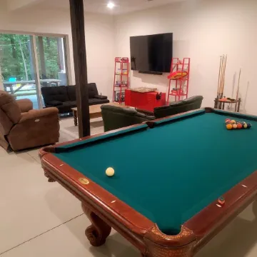 Lakefront home w/covered dock*Pool table*Kayak/SUP*11mi to Clemson*Hot tub