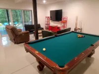 Lakefront home w/covered dock*Pool table*Kayak/SUP*11mi to Clemson*Hot tub