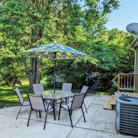 Charming house - minutes from downtown, walking distance to Ingersoll!
