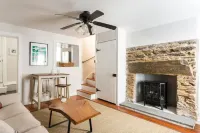Saint Davids Cottage: Walk to Train, Main Street in the heart of Manayunk