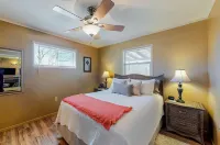 The Bungalow in Downtown Joshua Tree - A Renovated Mid-Century Bungalow