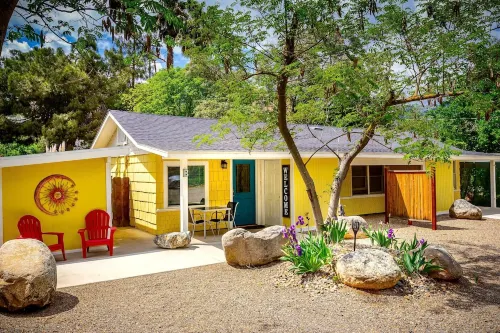 Newly remodeled Studio Cottage, perfect for two!