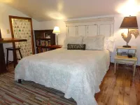 Cozy mountain cottage, 5 minute walk to downtown West Jefferson.