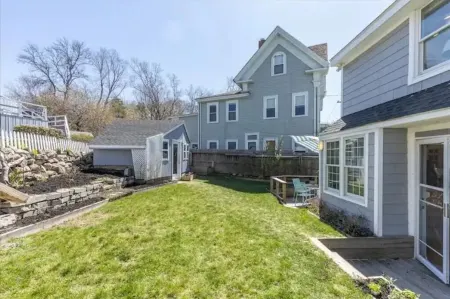 3BR/2 BA Harborside Home · Fenced Backyard+Grill · Ocean Views