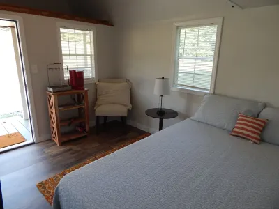 Cozy Cabin 3 at Bird's Nest Bunkies and Barn in Ellenboro with WiFi, AC, & Heat