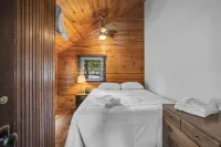 Waterfront lake cottage on gorgeous Clark Lake in Jackson! 4 bedrooms, sleeps 10 Hotels near Napoleon Township Park