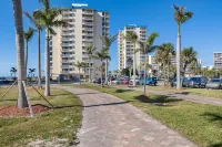 Welcome to Your Beachfront Oasis, Direct Gulf View, 1bd/1bth 11th Floor Condo.