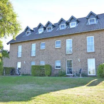 Spacious vacation apartment with separate entrance and wonderful view