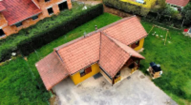 Rental of fenced chalet with barbecue and children's play area