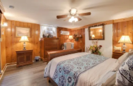 3 BR house with hot tub near Lexington and surrounding attractions!