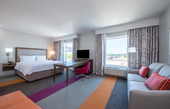 鳳凰城梅薩東歡朋套房酒店