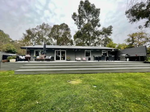 Riverside beauty, water sports galore, family fun and endless space! Hotels in Nagambie