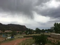 Zion’s South Hideaway Retro Room Hotels in Hildale