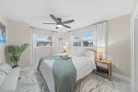 Heated Pool+Spa+BeachWalk+Bikes+MiniGolf+Beach Essentials &Toys+Outdoor Kitchen Hotels near Cocoa Beach pier
