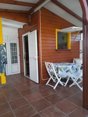 Les 3L, Bungalow Cocotier le Moule