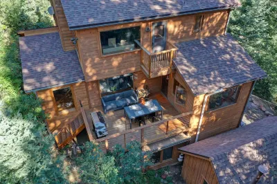 Forest Retreat, Hot Tub, Near Red Rocks. 큐피드 피크 주변 호텔