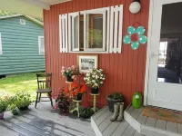 Bemus Point Lake Front Cottage with Dock Hotel di Ellery