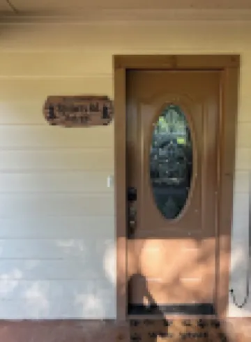 Spillway Road Retreat (2.5 miles from Lake D’Arbonne)