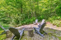 WindFall-Stunning Creekside Cabin, Pet Friendly, Two Fire Pit Areas