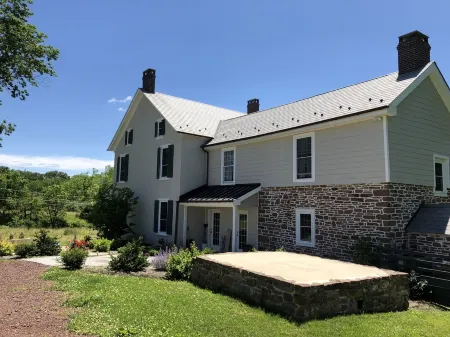 Rustic Meets Modern Farmhouse in Bucks County