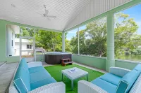 Lakeview Chic 3BD House for golf/beach lovers