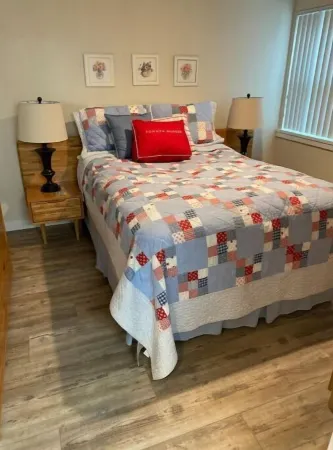 #13 condo by large pool/hot tub/Gorge Shuttle-book separately