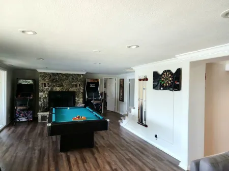 Lake Front House ~ Private Dock / Hot Tub / Game Room / Beach