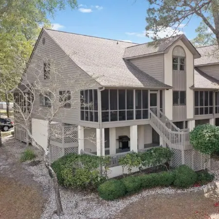 Spacious 4 bed/ 4 bath Villa on Golf Course