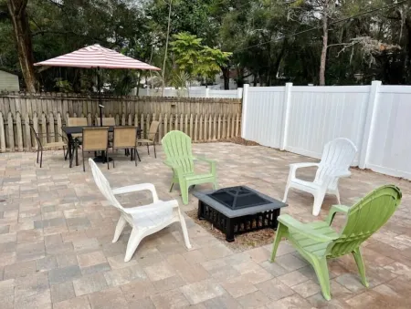 Updated Mid Century Villa! Close to Busch Gardens Отели в г. Темпл Террас