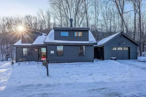 Vermont Summer Escape - Sleeps 8 with FirePit, Hot Tub, and Pet Friendly!