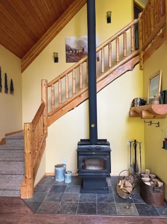 Creekside Cabin- nature just footsteps away! Отели рядом с достопримечательностью «La Wis Wis Campground»