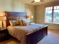 Cabin at Brasada Ranch Resort/ 2 Master BD/2.5Ba  w/golf course Views & Hot Tub