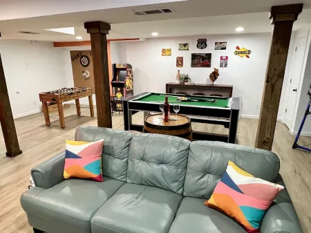 "Family Cabin: Hot Tub, Golf, Games, Sunset, Pet